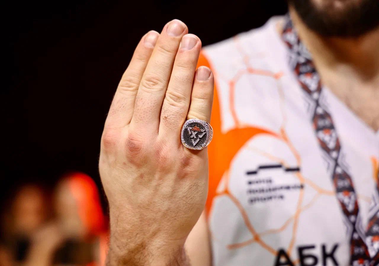 Перстни с 300 фианитами вручили победителям Кубка губернатора Перстни с 300 фианитами вручили победителям Кубка губернатора