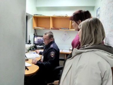 В Уйском районе общественники проверили работу дежурной части полиции