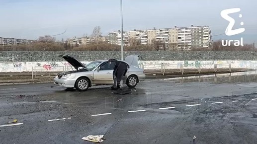 Челябинка утопила машину в центре города