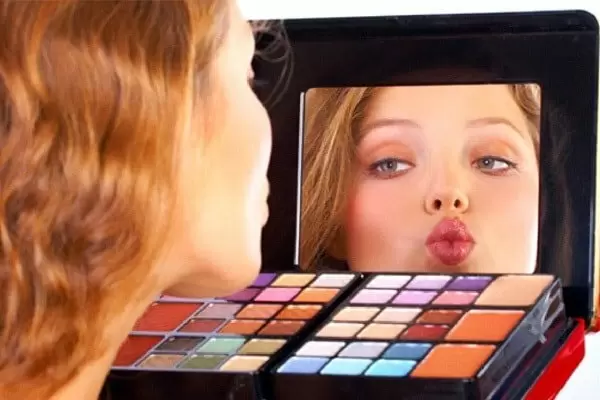 Искусство макияжа: Как подчеркнуть красоту и скрыть недостатки