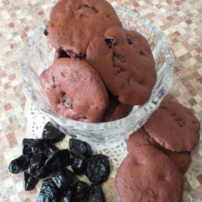 Шоколадное печенье с черносливом: идеальный десерт для кафе в домашних условиях