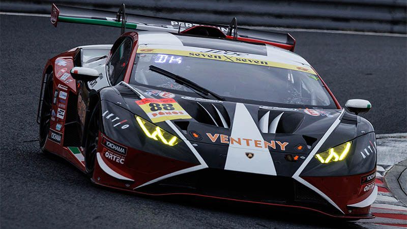 ���� ��������� ������������� ����� ������ � Super GT