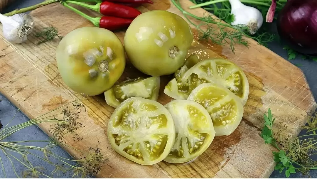 Вкус зимы: искушение квашеных зелёных помидоров