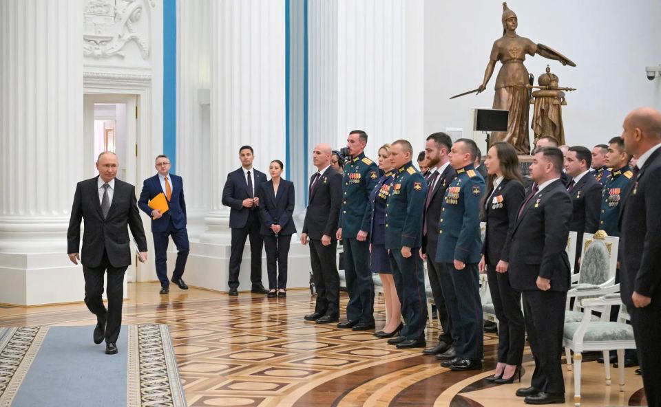 Президент Владимир Путин встретился в Кремле с выпускниками программы «Время героев»