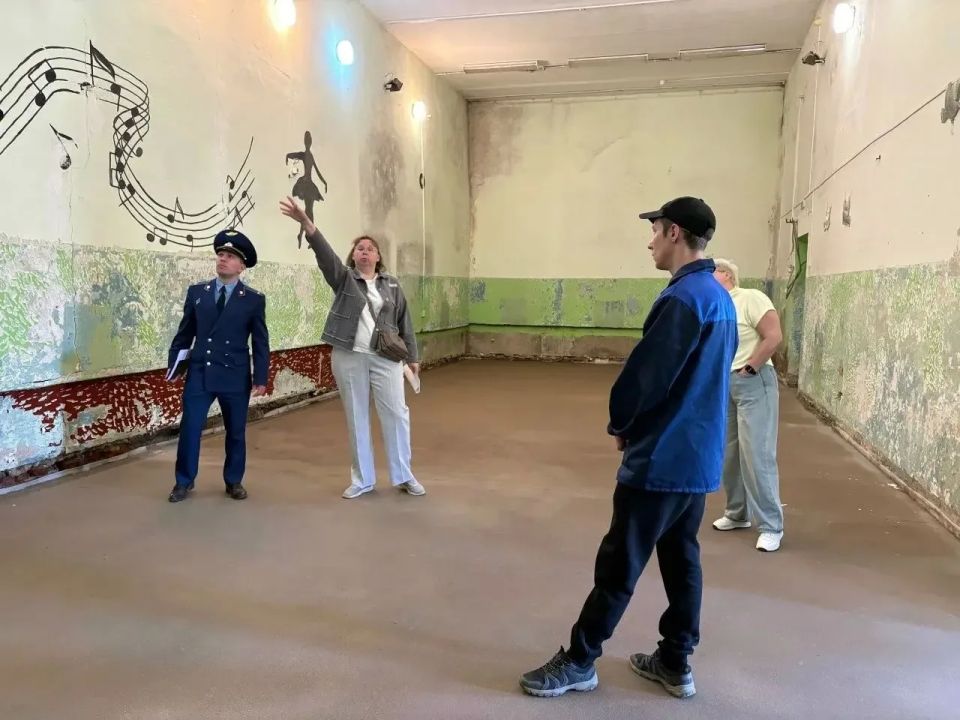 Прокуратура Усть-Катава контролирует ход капитального ремонта городского дома культуры в пос Прокуратура Усть-Катава контролирует ход капитального ремонта городского дома культуры в пос