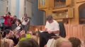 Николай Цискаридзе в Челябинске Творческая встреча с народным артистом России прошла в зале органной музыки "Родина". После нее премьер Большого театра раздал автографы