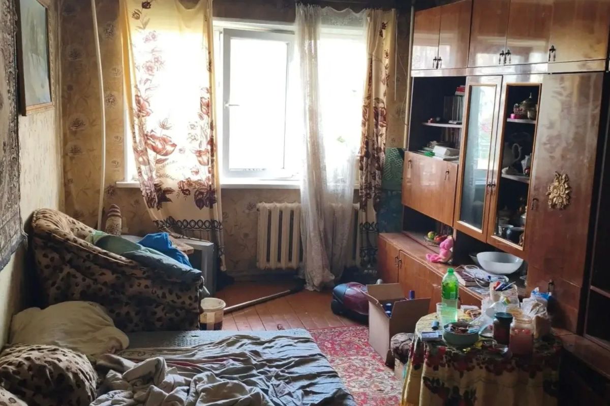 Обиделись и выкинули из окна: двое друзей выпили и набросились на товарища