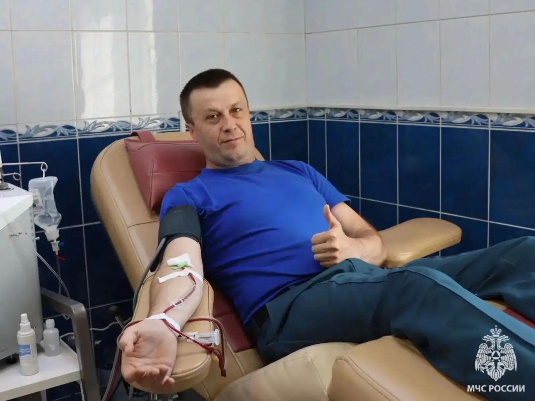Есть такая профессия — людей спасать Есть такая профессия — людей спасать