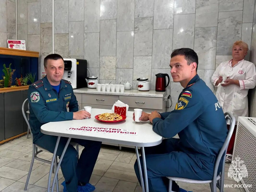 Есть такая профессия — людей спасать Есть такая профессия — людей спасать