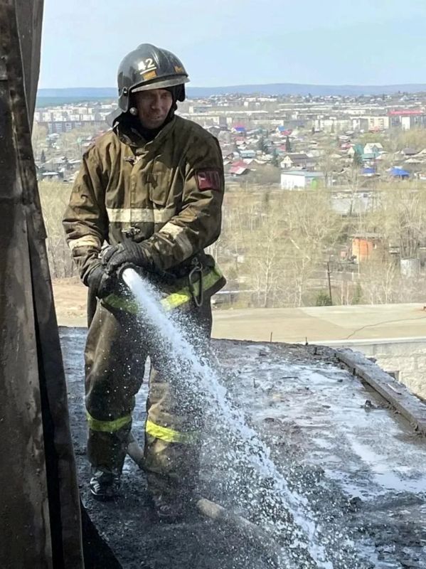 #МЧСРоссии #ДеньСемьи. Семья, которая вдохновляет В День семьи, любви и верности рассказываем о тех, для кого любовь и поддержка - главные жизненные ценности #МЧСРоссии #ДеньСемьи. Семья, которая вдохновляет В День семьи, любви и верности рассказываем о тех, для кого любовь и поддержка - главные жизненные ценности