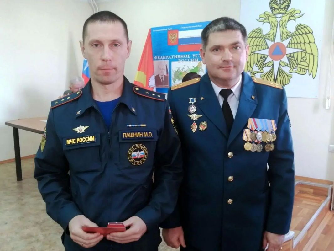 #МЧСРоссии #ДеньСемьи. Семья, которая вдохновляет В День семьи, любви и верности рассказываем о тех, для кого любовь и поддержка - главные жизненные ценности #МЧСРоссии #ДеньСемьи. Семья, которая вдохновляет В День семьи, любви и верности рассказываем о тех, для кого любовь и поддержка - главные жизненные ценности