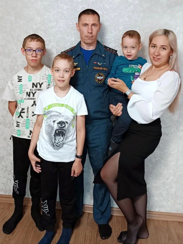 #МЧСРоссии #ДеньСемьи. Семья, которая вдохновляет В День семьи, любви и верности рассказываем о тех, для кого любовь и поддержка - главные жизненные ценности