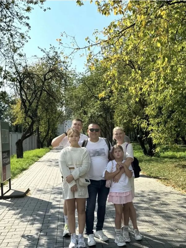 ВСЕ ПРИХОДИТ И УХОДИТ, А СЕМЬЯ ОСТАЕТСЯ НАВСЕГДА ВСЕ ПРИХОДИТ И УХОДИТ, А СЕМЬЯ ОСТАЕТСЯ НАВСЕГДА