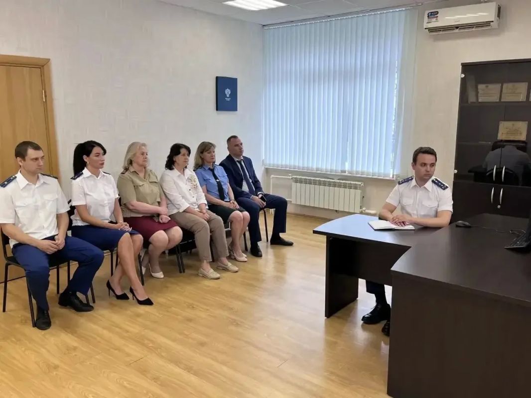 Прокурор области Игорь Донгаузер представил назначенного Магнитогорского природоохранного прокурора Прокурор области Игорь Донгаузер представил назначенного Магнитогорского природоохранного прокурора