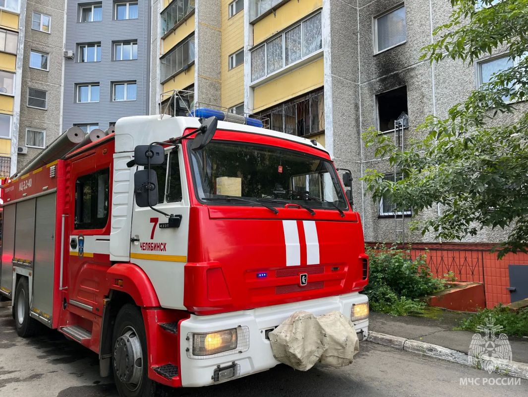На пожаре в Челябинске спасли 8 человек На пожаре в Челябинске спасли 8 человек