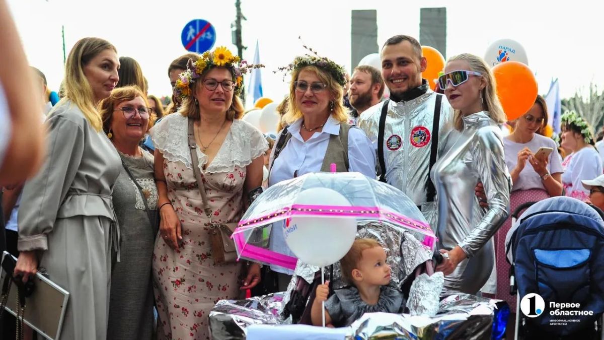 Принцесса, ромашки, космонавты и верблюжонок Отвин Принцесса, ромашки, космонавты и верблюжонок Отвин