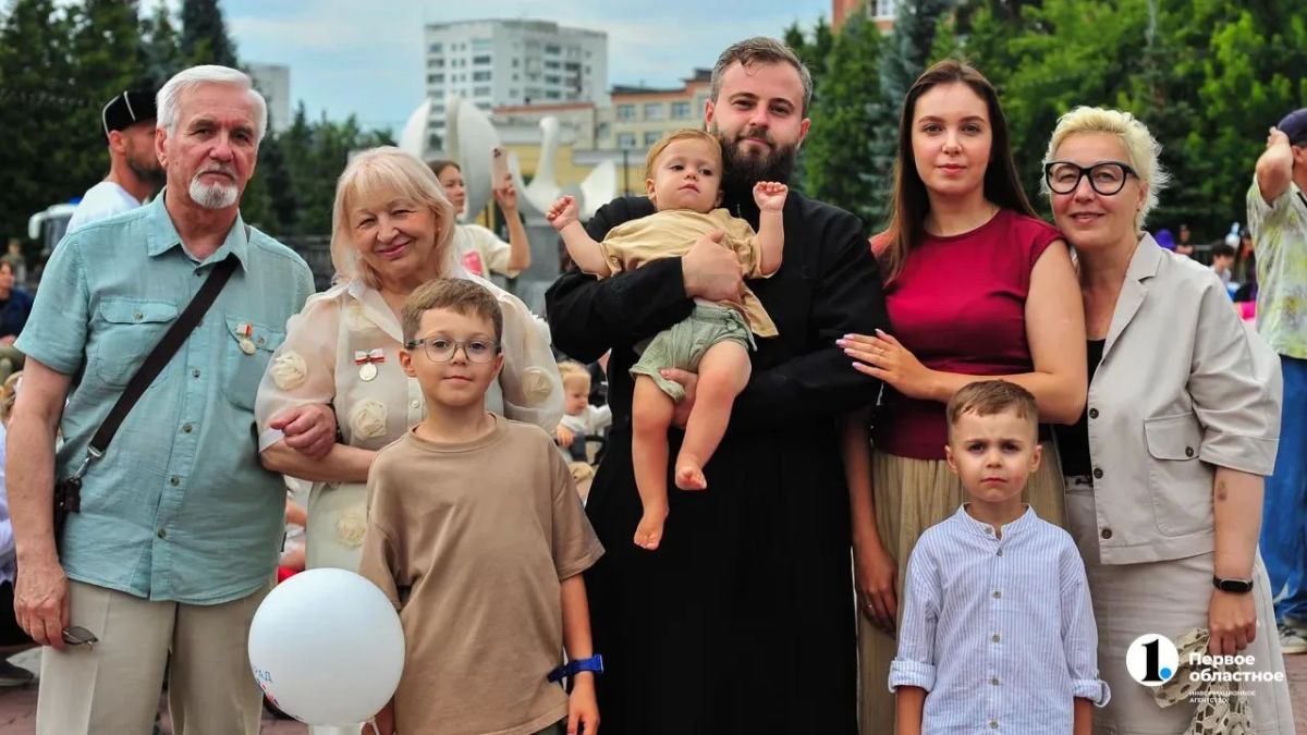 Принцесса, ромашки, космонавты и верблюжонок Отвин Принцесса, ромашки, космонавты и верблюжонок Отвин