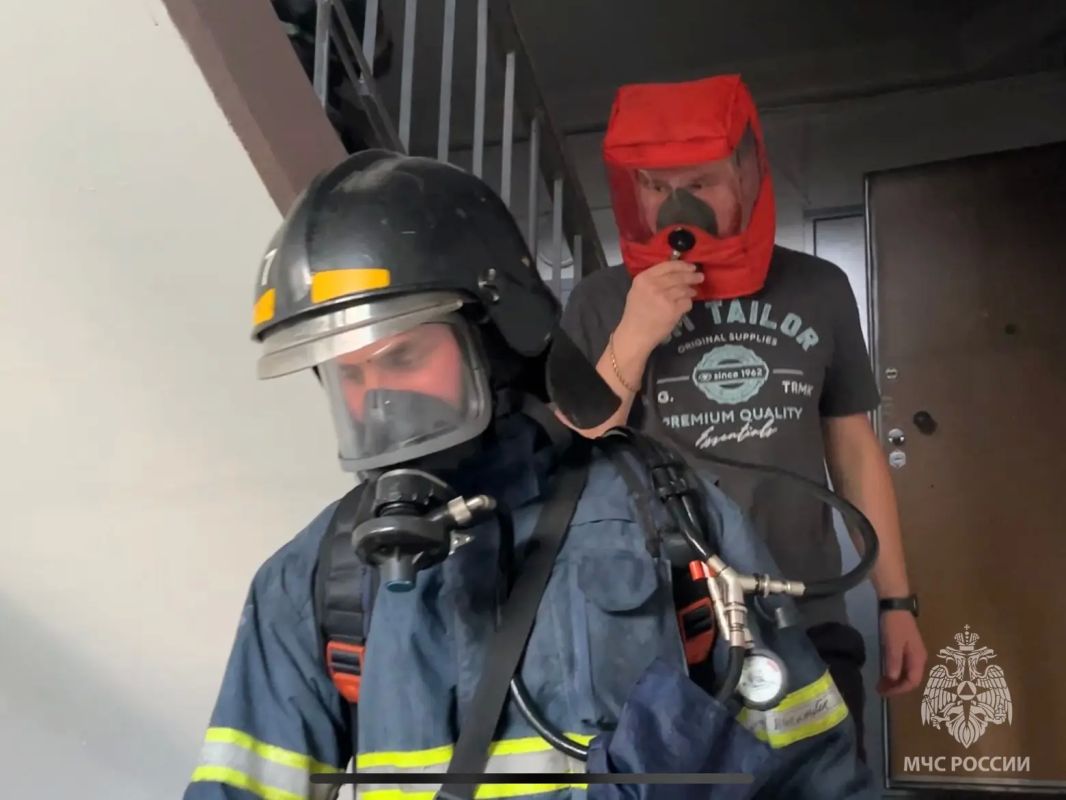 На пожаре в Челябинске спасли 8 человек На пожаре в Челябинске спасли 8 человек