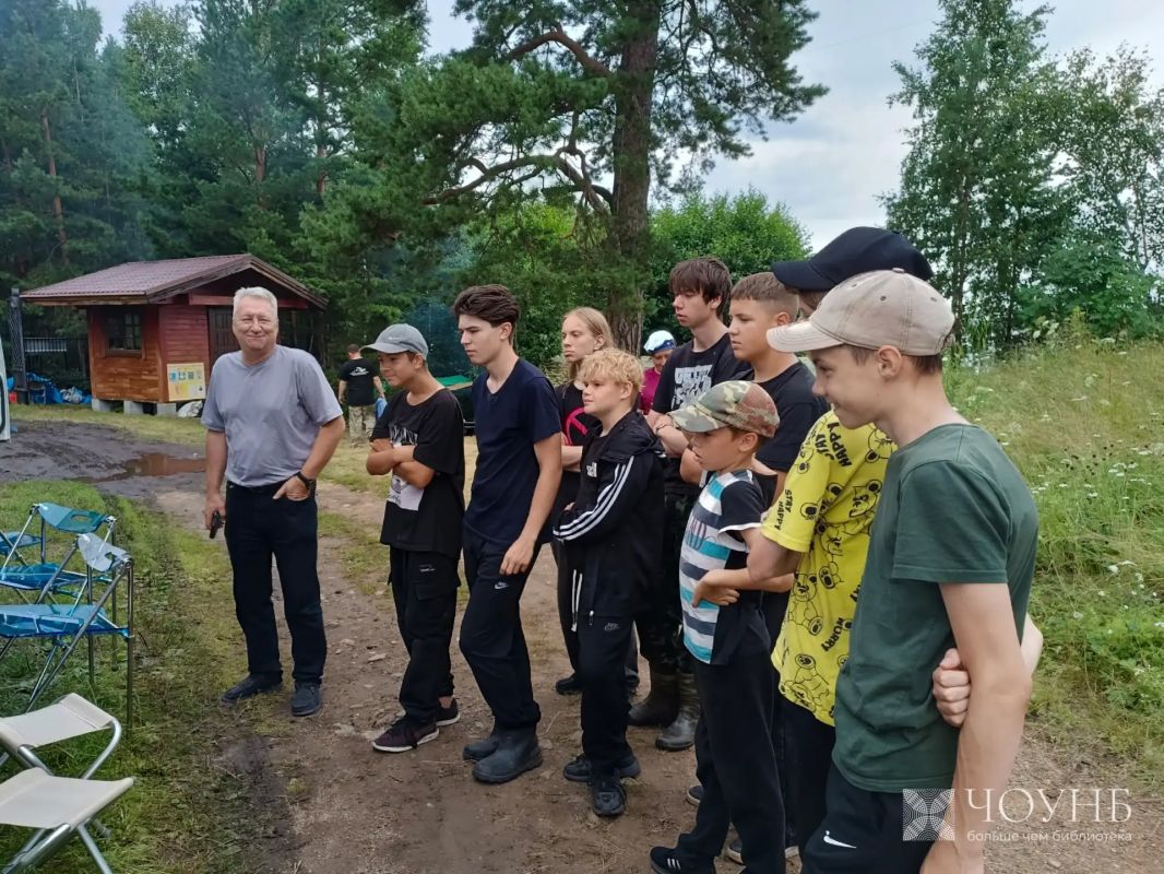 Читальный зал под открытым небом Читальный зал под открытым небом