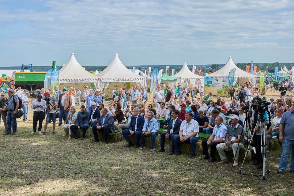 Кто уедет с «ДНЯ ПОЛЯ – 2026» на новой «Ниве»? На Южном Урале среди аграриев разыграют автомобиль Кто уедет с «ДНЯ ПОЛЯ – 2026» на новой «Ниве»? На Южном Урале среди аграриев разыграют автомобиль