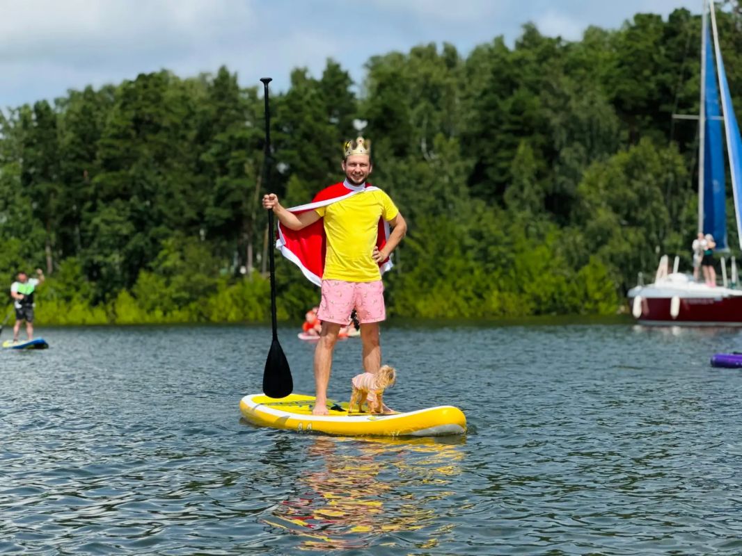 Карнавальный SUP-фестиваль проходит в Озерске