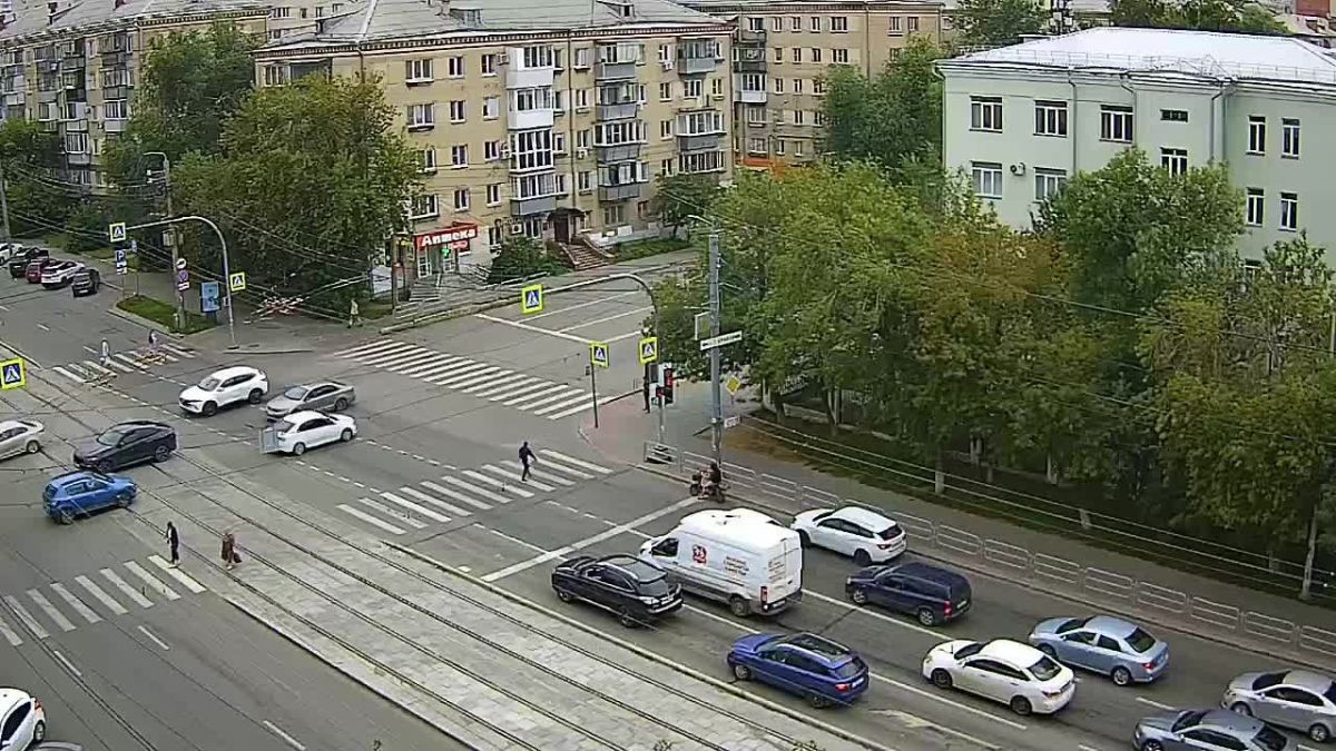 Пожилая женщина попала под колеса BMW в центре Челябинска