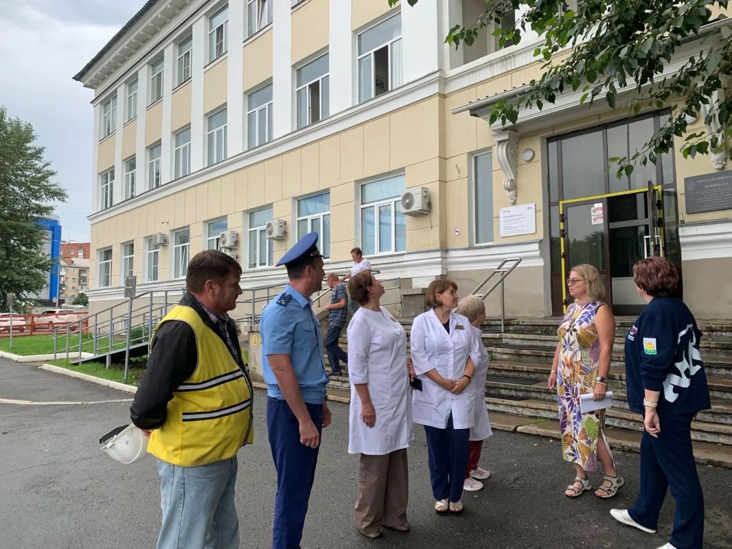 Прокуратура Тракторозаводского района г.Челябинска контролирует ход выполнения ремонтных работ на объекте медицинского учреждения