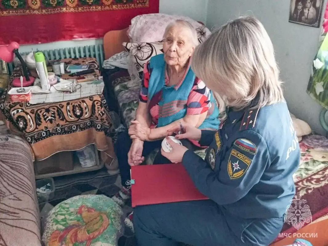 99 лет предупреждают пожары и сохраняют жизни 99 лет предупреждают пожары и сохраняют жизни