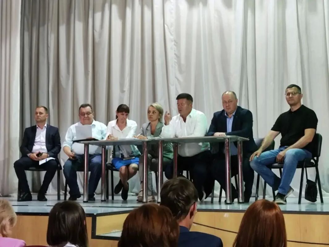 После визита в Озерск губернатор Челябинской области Алексей Текслер отправил в поселок Метлино правительственную комиссию