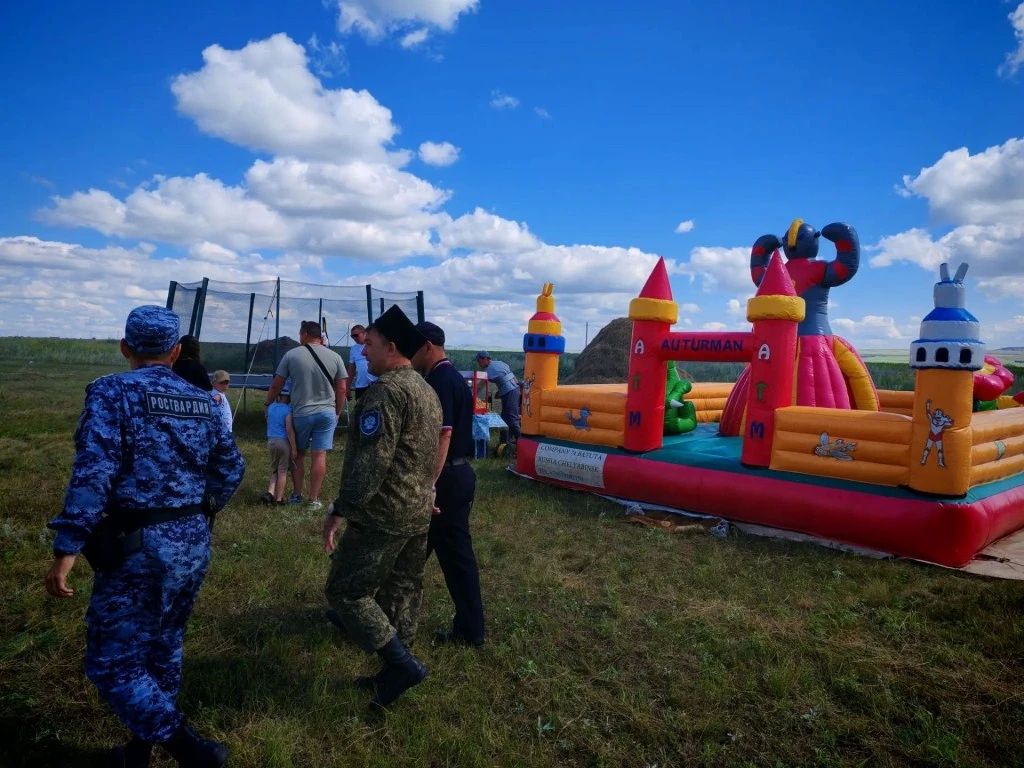 Полицейские Кизильского района обеспечили охрану общественного порядка при проведении сабантуя Полицейские Кизильского района обеспечили охрану общественного порядка при проведении сабантуя
