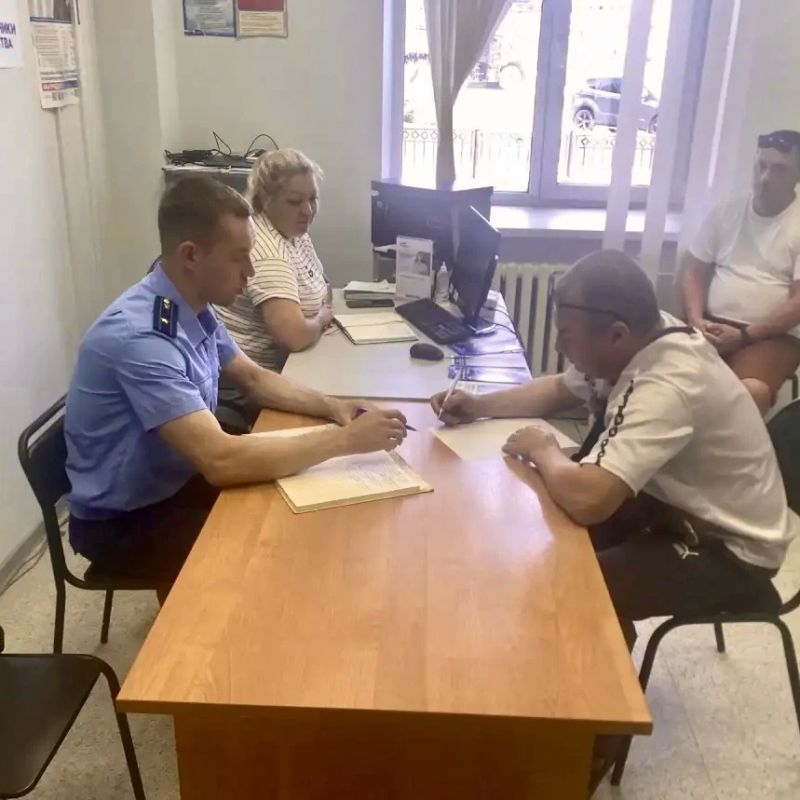 Ашинская городская прокуратура провела прием участников специальной военной операции и членов их семей Ашинская городская прокуратура провела прием участников специальной военной операции и членов их семей