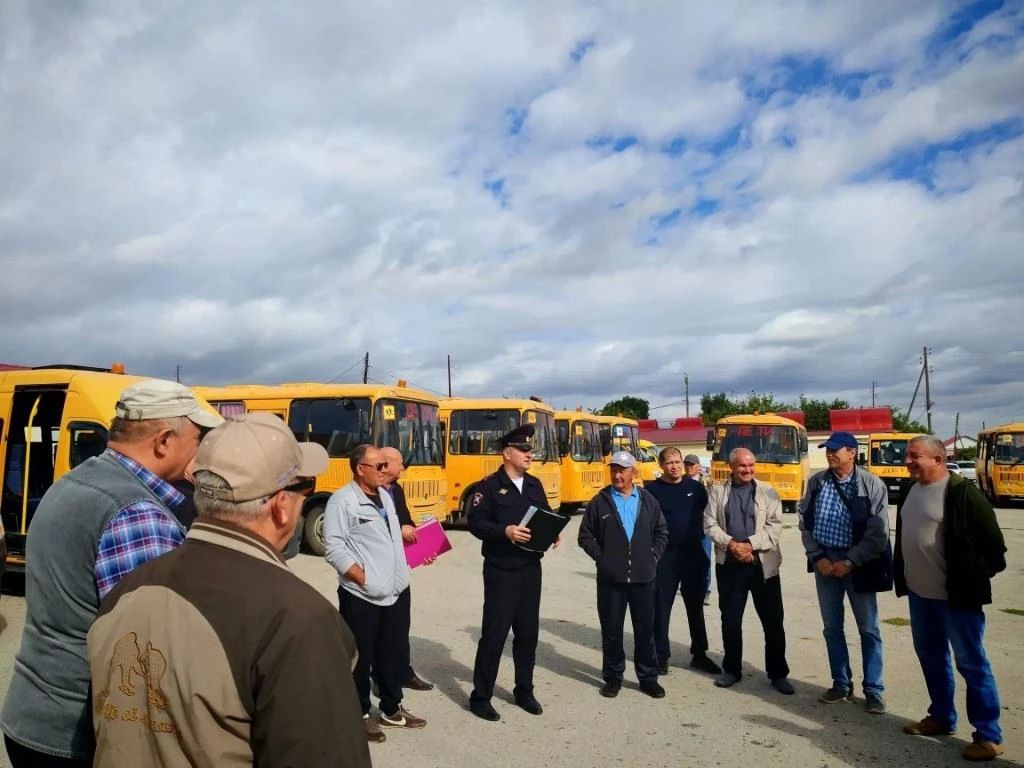Госавтоинспекция Кизильского района проверила готовность школьных автобусов к новому учебному году Госавтоинспекция Кизильского района проверила готовность школьных автобусов к новому учебному году