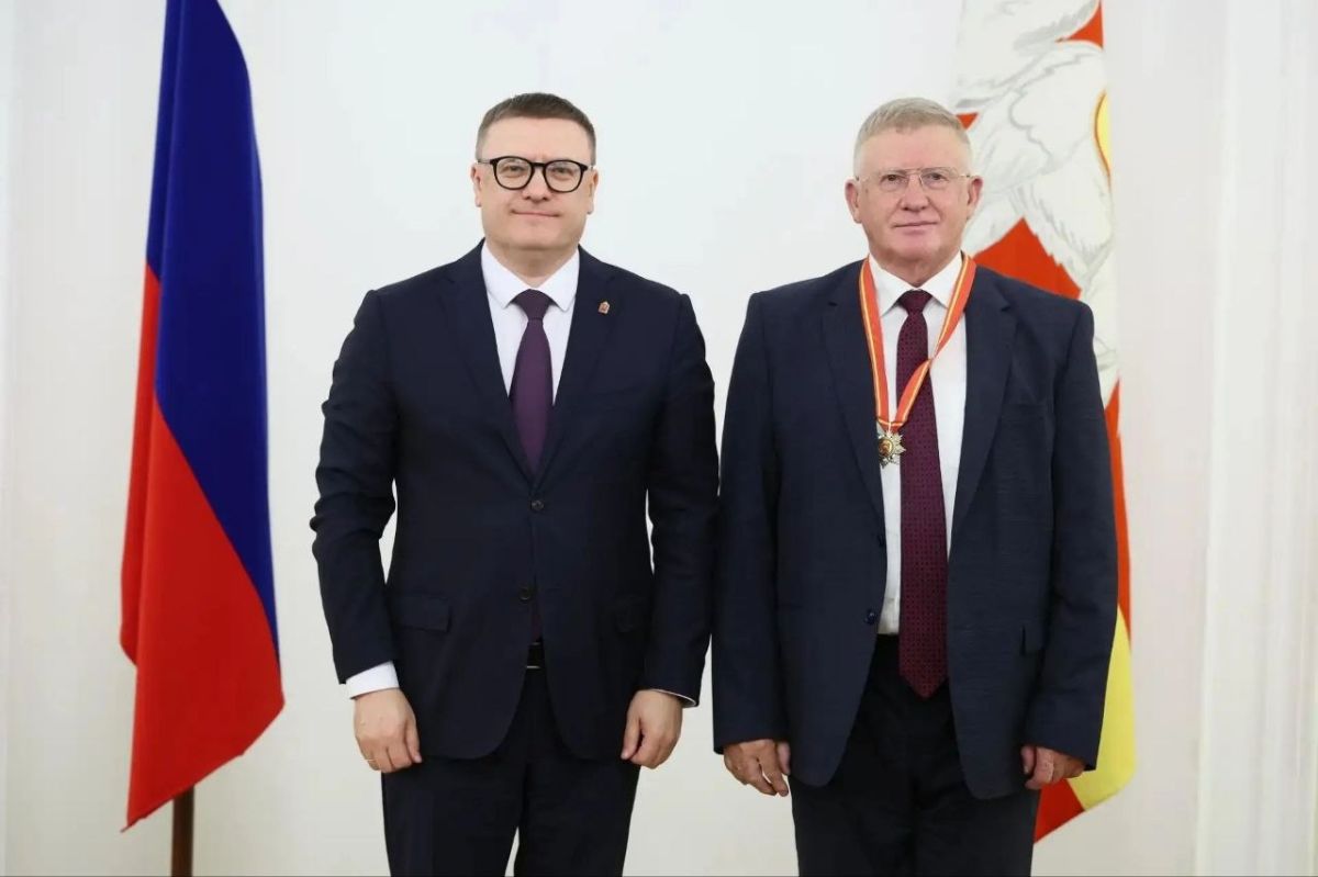 Алексей Текслер вручил государственные и региональные награды жителям Южного Урала Алексей Текслер вручил государственные и региональные награды жителям Южного Урала