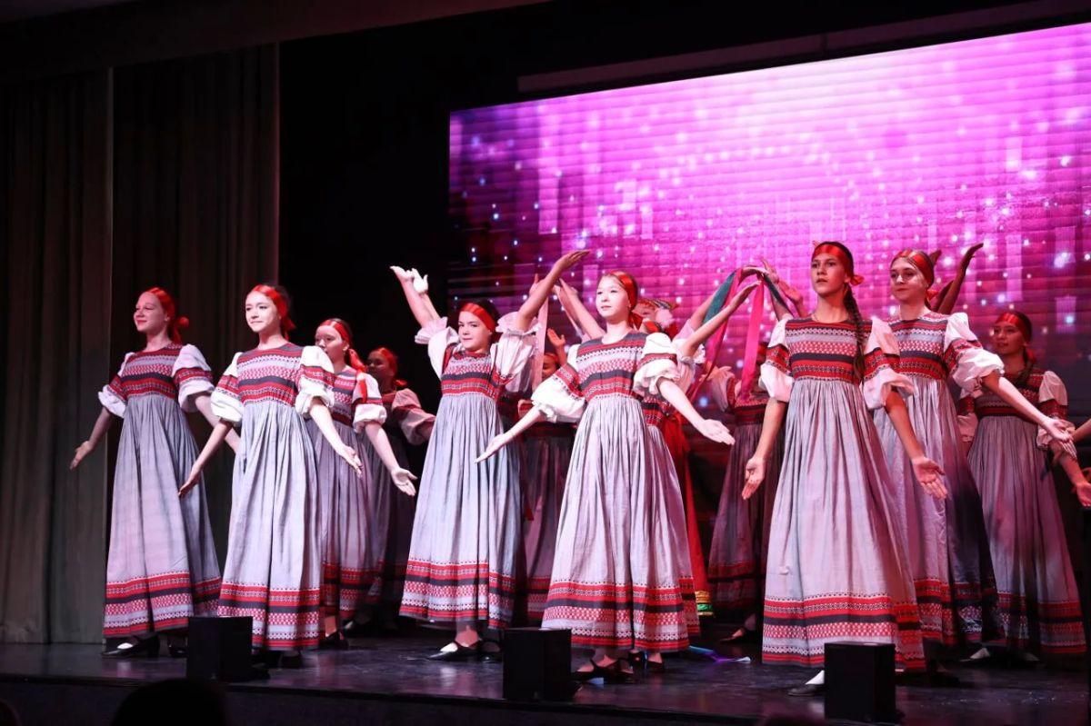 Текслер оценил обновленный корпус школы в Челябинске Текслер оценил обновленный корпус школы в Челябинске