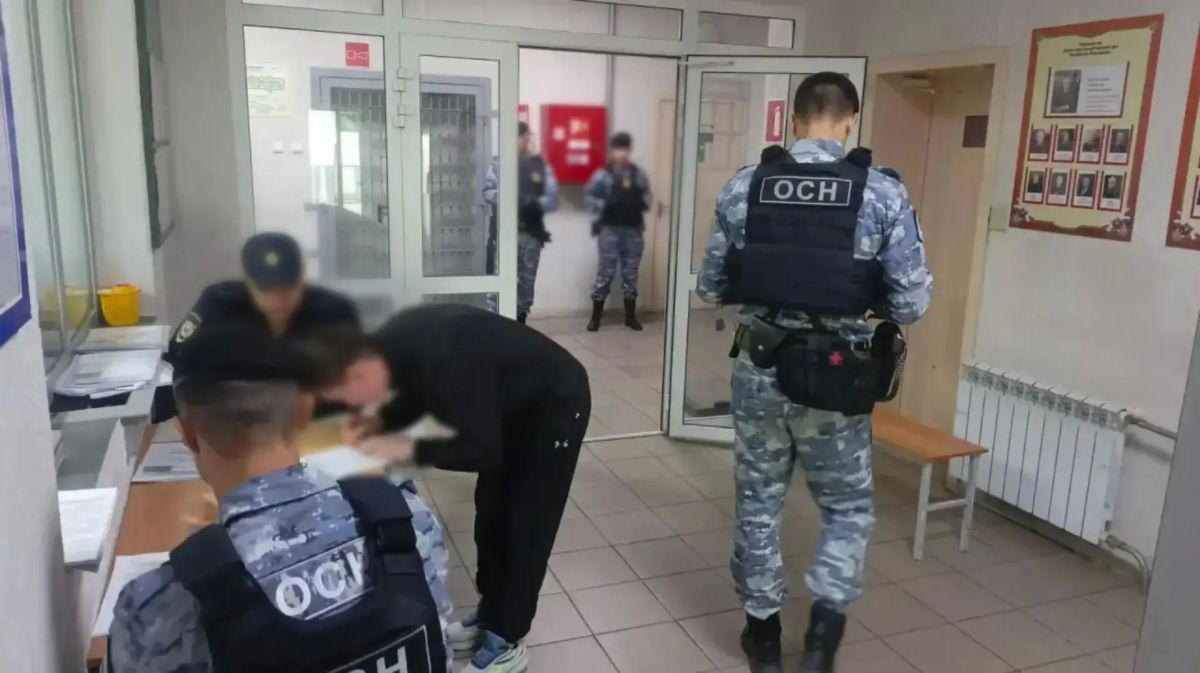 Сотрудниками Управления по вопросам миграции совместно с коллегами из Главного Управления Федеральной службы судебных приставов продолжается работа по удалению за пределы страны иностранных граждан, нарушивших миграционное... Сотрудниками Управления по вопросам миграции совместно с коллегами из Главного Управления Федеральной службы судебных приставов продолжается работа по удалению за пределы страны иностранных граждан, нарушивших миграционное...