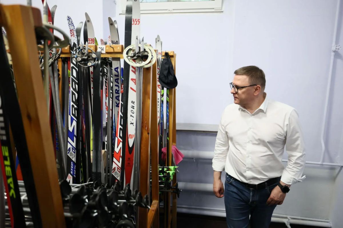 Алексей Текслер заехал с проверкой на муницпальную лыжную базу МБУ «Спортивный город», где за два последних года провели комплексные ремонтные работы Алексей Текслер заехал с проверкой на муницпальную лыжную базу МБУ «Спортивный город», где за два последних года провели комплексные ремонтные работы