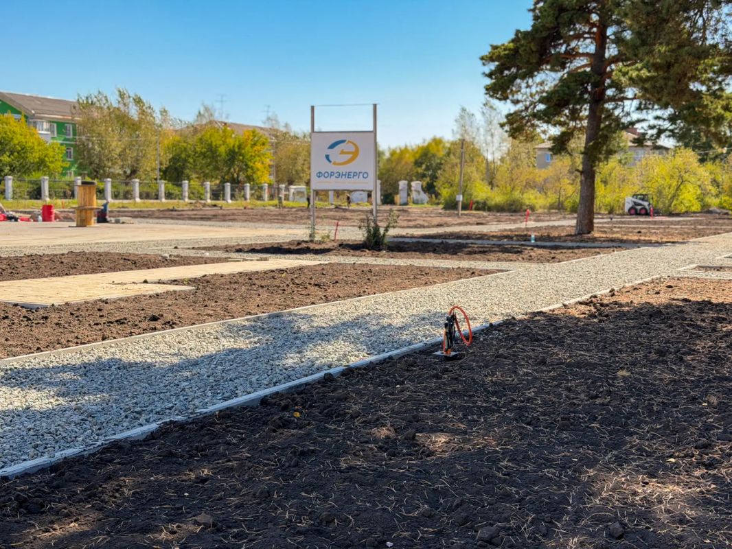 На территории парка Южноуральска полным ходом идёт комплексное благоустройство, и каждая его зона постепенно обретает свой уникальный облик На территории парка Южноуральска полным ходом идёт комплексное благоустройство, и каждая его зона постепенно обретает свой уникальный облик