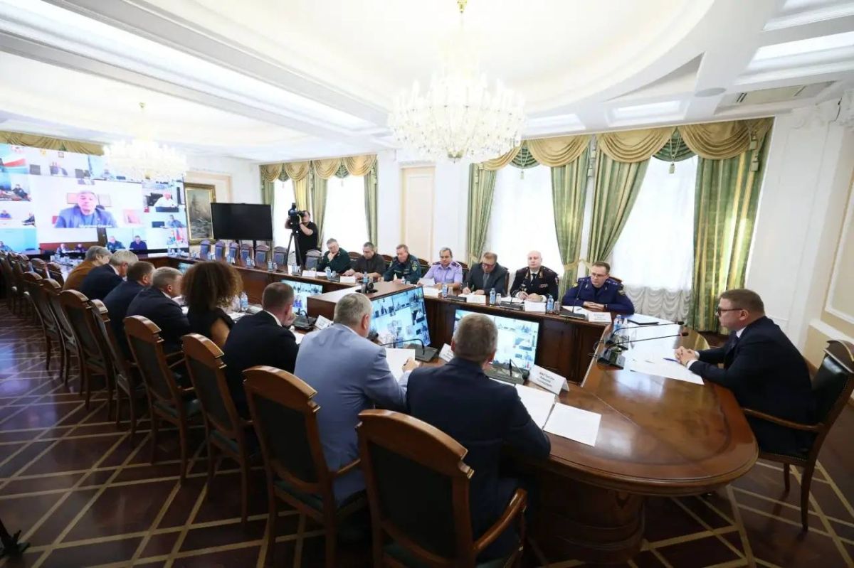 Прокурор региона принял участие во внеочередном заседании КЧС по пожарной обстановке на юге региона Прокурор региона принял участие во внеочередном заседании КЧС по пожарной обстановке на юге региона
