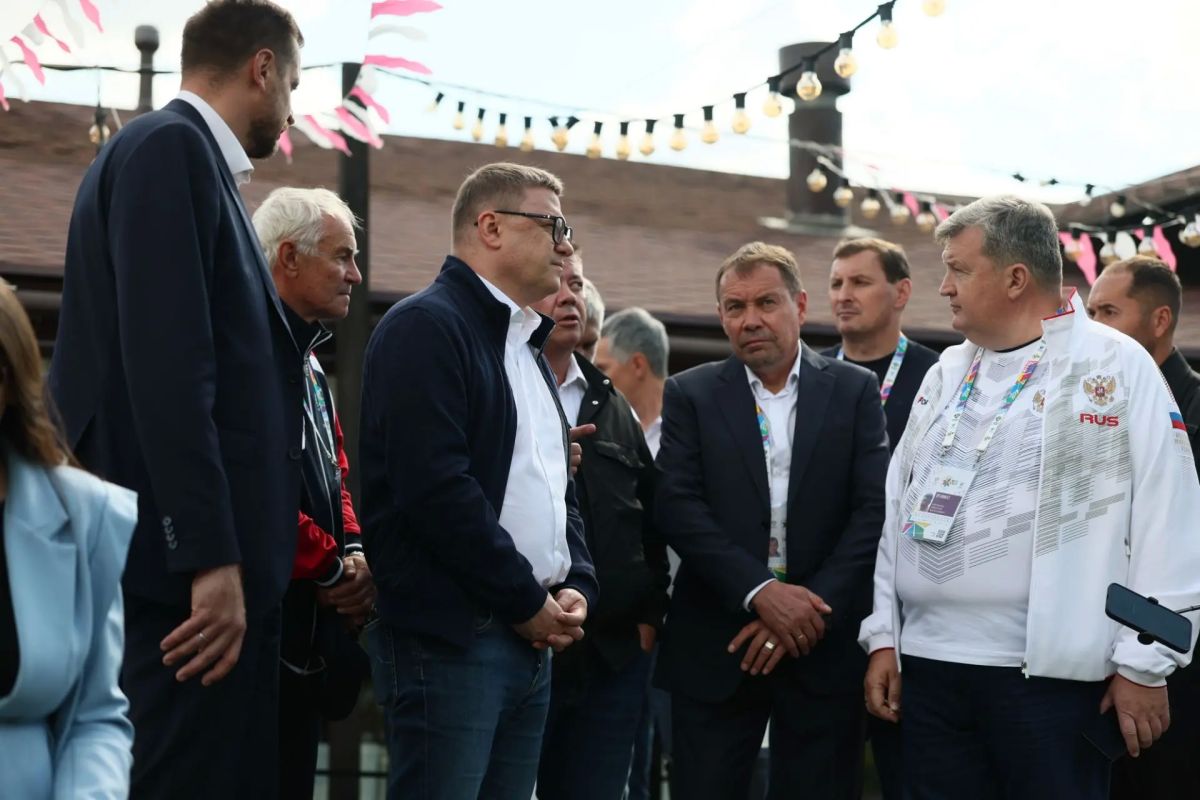 Губернатор Алексей Текслер встретился с участниками «Спартакиада народов России» Губернатор Алексей Текслер встретился с участниками «Спартакиада народов России»