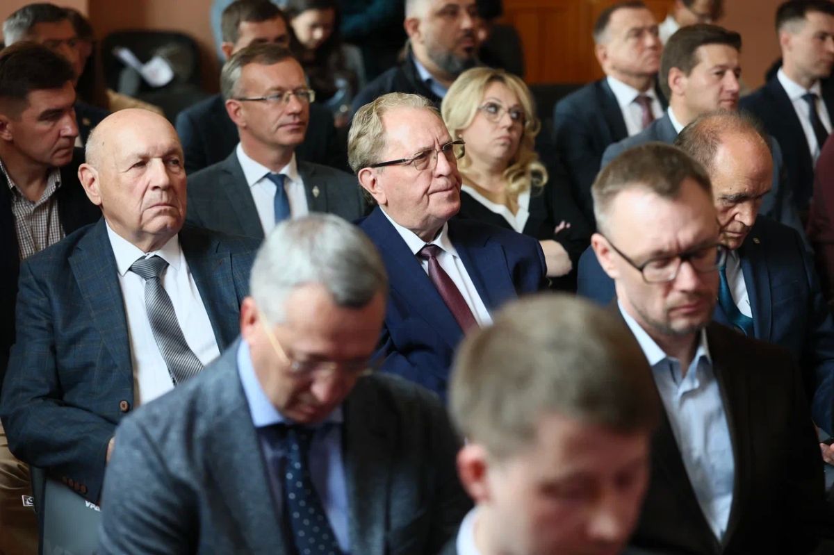Алексей Текслер: Объединив усилия, мы обеспечим устойчивый рост промышленности и благополучие наших граждан Алексей Текслер: Объединив усилия, мы обеспечим устойчивый рост промышленности и благополучие наших граждан