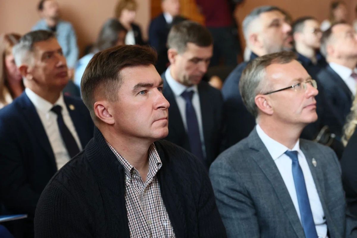 Алексей Текслер: Объединив усилия, мы обеспечим устойчивый рост промышленности и благополучие наших граждан Алексей Текслер: Объединив усилия, мы обеспечим устойчивый рост промышленности и благополучие наших граждан