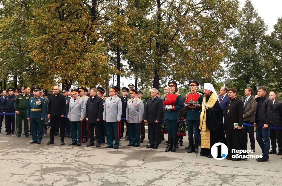 День танкиста в Челябинске на территории восстановленного танкового училища открыли стелу и памятник День танкиста в Челябинске на территории восстановленного танкового училища открыли стелу и памятник