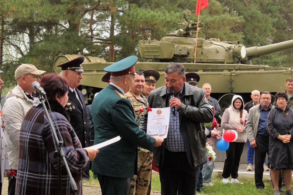 В Аргаяшском округе полицейские и ветераны почтили память героев – земляков В Аргаяшском округе полицейские и ветераны почтили память героев – земляков