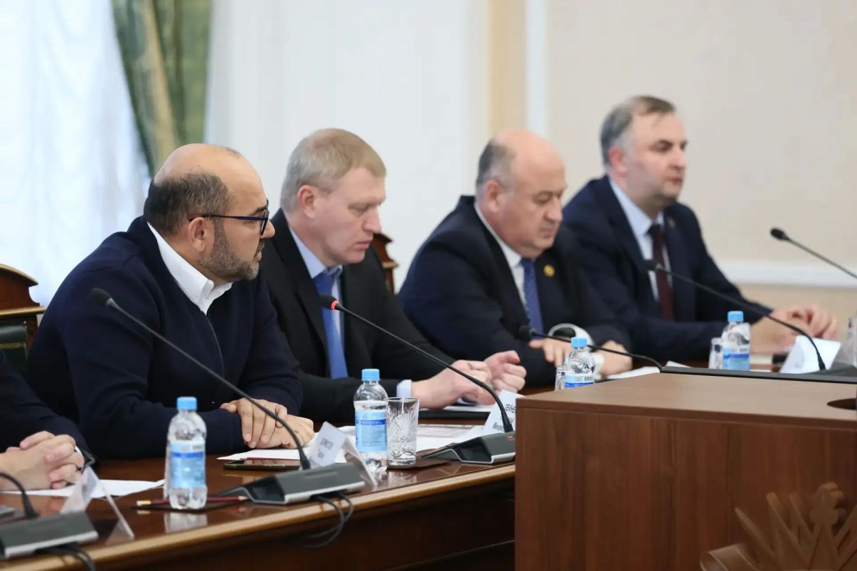 Алексей Текслер провёл заседание Общественного штаба по подготовке к выборам Алексей Текслер провёл заседание Общественного штаба по подготовке к выборам