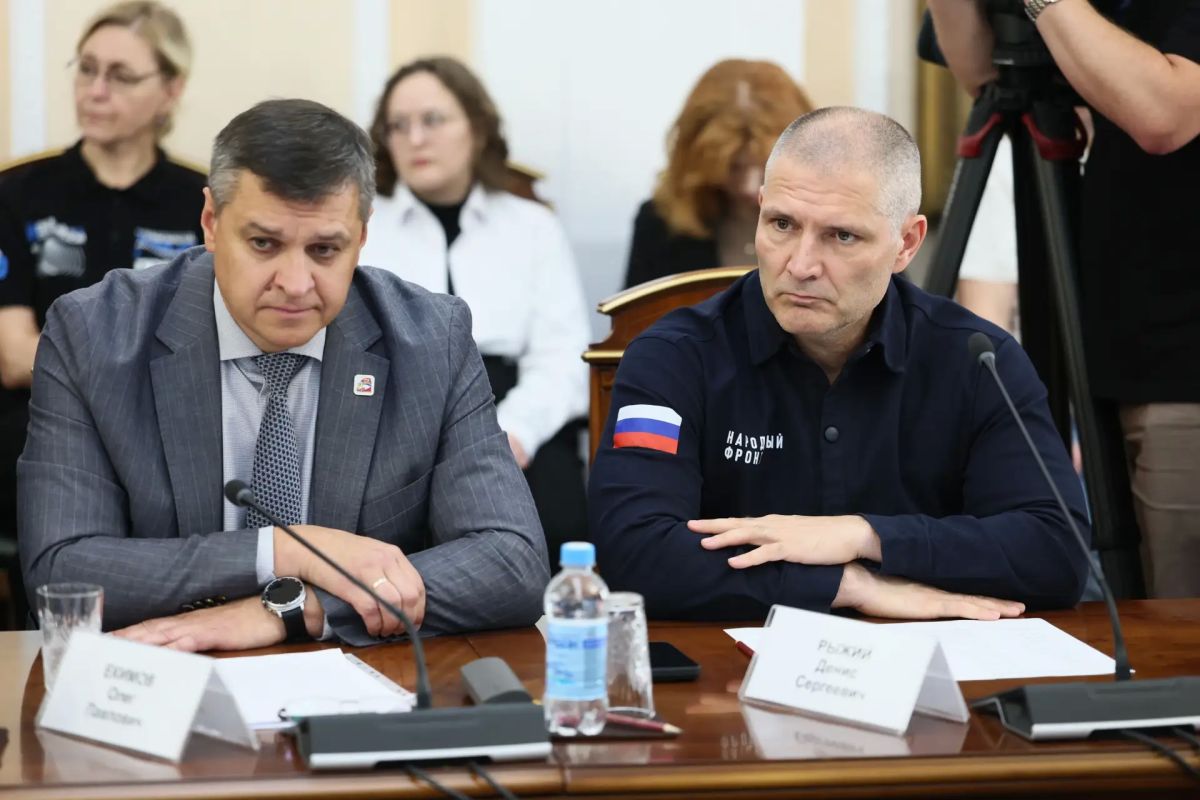 Алексей Текслер провёл заседание Общественного штаба по подготовке к выборам Алексей Текслер провёл заседание Общественного штаба по подготовке к выборам