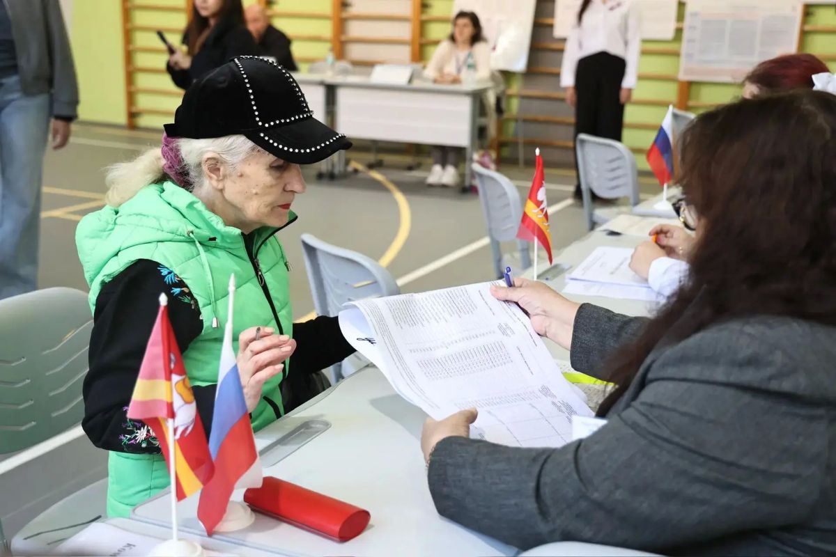 На избирательных участках оживленно На избирательных участках оживленно