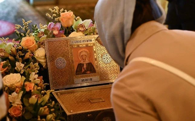 В кафедральный собор Челябинска доставили ковчег с мощами блаженной Матроны Московской В кафедральный собор Челябинска доставили ковчег с мощами блаженной Матроны Московской