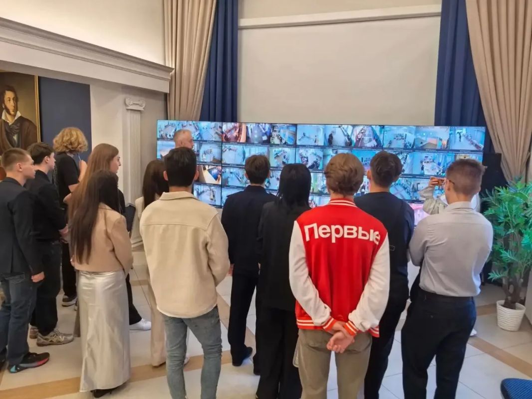 От «Юного главы» до реального выбора: как движение «Первые» вовлекает детей в политику От «Юного главы» до реального выбора: как движение «Первые» вовлекает детей в политику