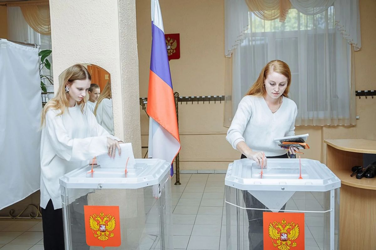 «Шаг во взрослую жизнь»: на выборах впервые голосуют 18-летние южноуральцы «Шаг во взрослую жизнь»: на выборах впервые голосуют 18-летние южноуральцы