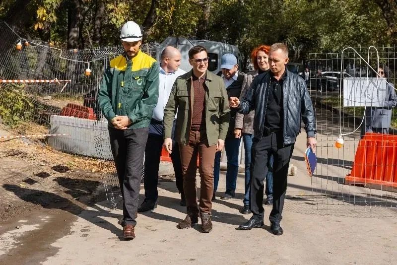 Мэр Челябинска и министр ЖКХ Подшивалов проверили ход работ на теплосетях Мэр Челябинска и министр ЖКХ Подшивалов проверили ход работ на теплосетях